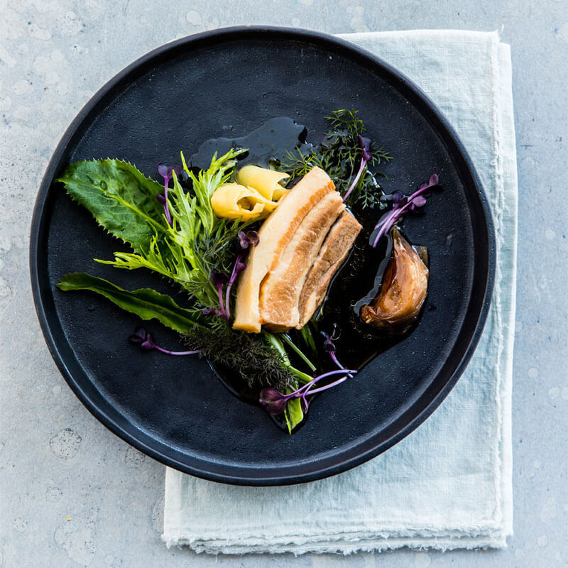 Pork belly steamed in ginger, shallots and wild garlic Recipe
